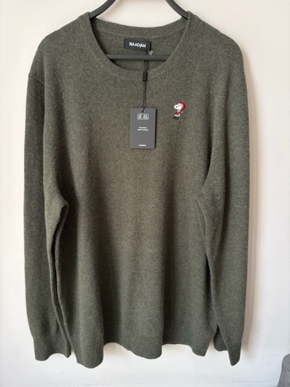 Naadam x Peanuts Mens 100% Cashmere Snoopy